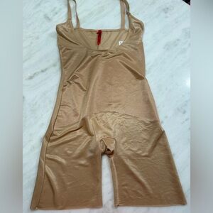 SPANX Bodysuit Large Mid-thigh